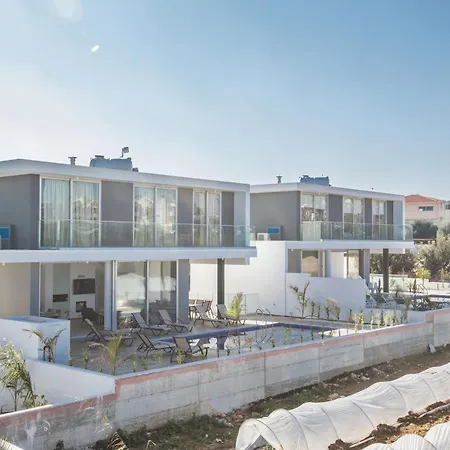 Schoenes Olivine Fuer 11 Personen * Protaras