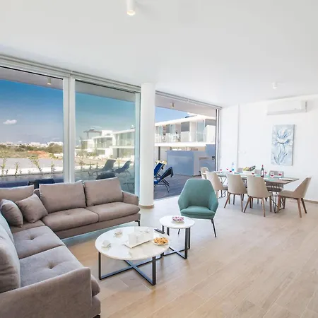 Schoenes Olivine Fuer 11 Personen Holiday home