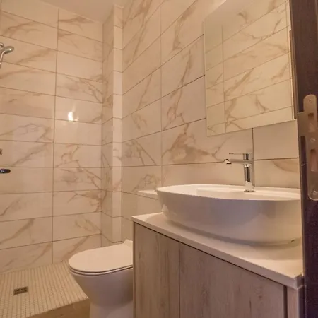 Schoenes Olivine Fuer 11 Personen Holiday home *